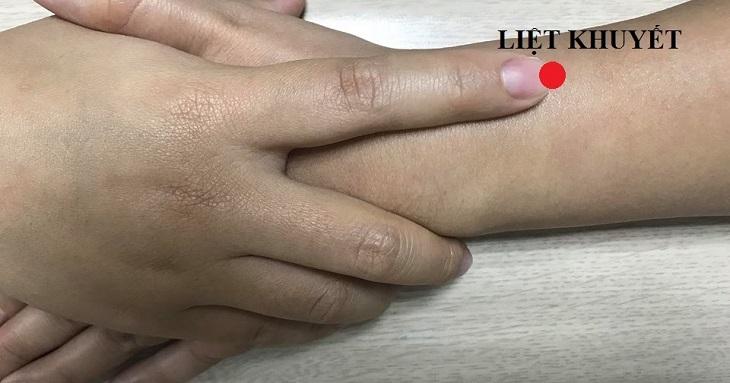 6 huyệt vị hỗ trợ phòng và trị viêm họng mạn tính - Ảnh 5.