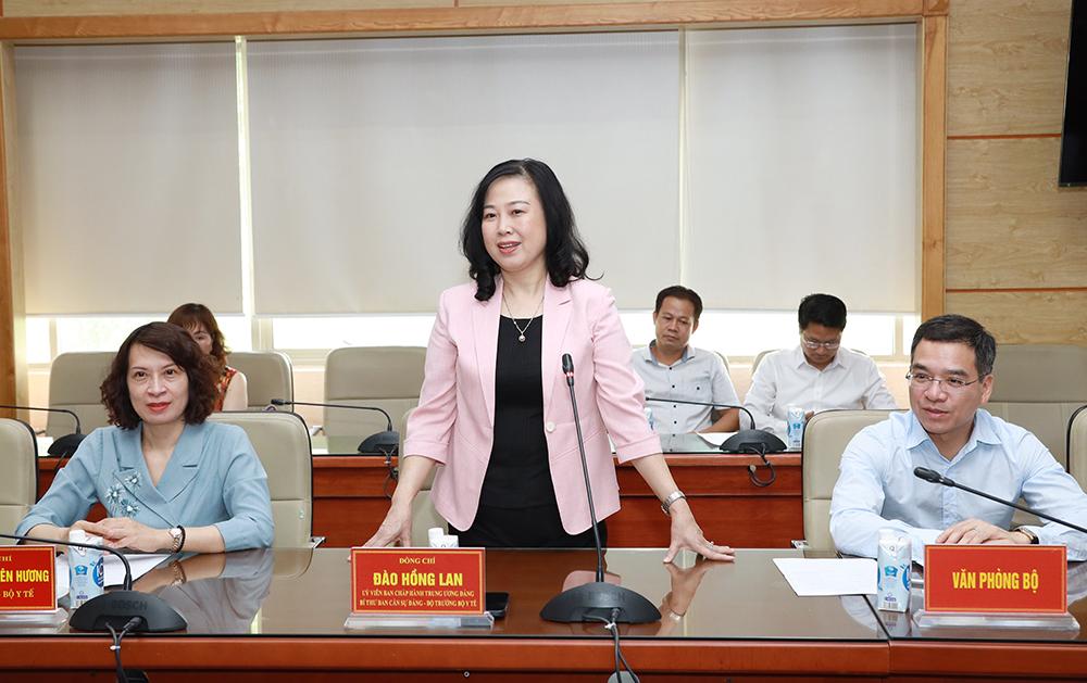 258.000 liều vaccine 5 trong 1 về Việt Nam để tiêm chủng mở rộng miễn phí cho trẻ - Ảnh 1.