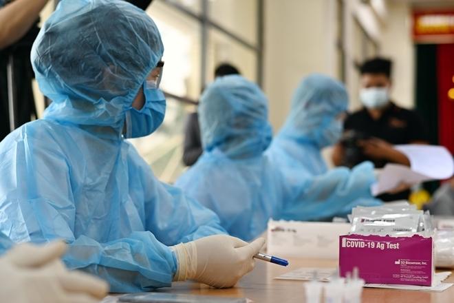 Theo Bộ Y tế đối chiếu giữa quy định tại Luật Phòng, chống bệnh truyền nhiễm và thực tiễn diễn biến dịch tại Việt Nam cho thấy bệnh COVID-19 không còn đáp ứng các tiêu chí dịch bệnh truyền nhiễm nhóm A.